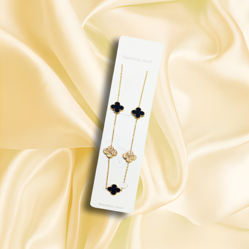 S.J CHAIN LOCKET 09