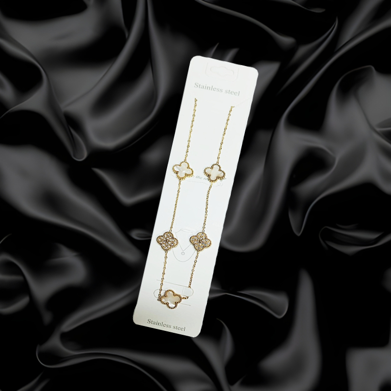 S.J CHAIN LOCKET 09 D2